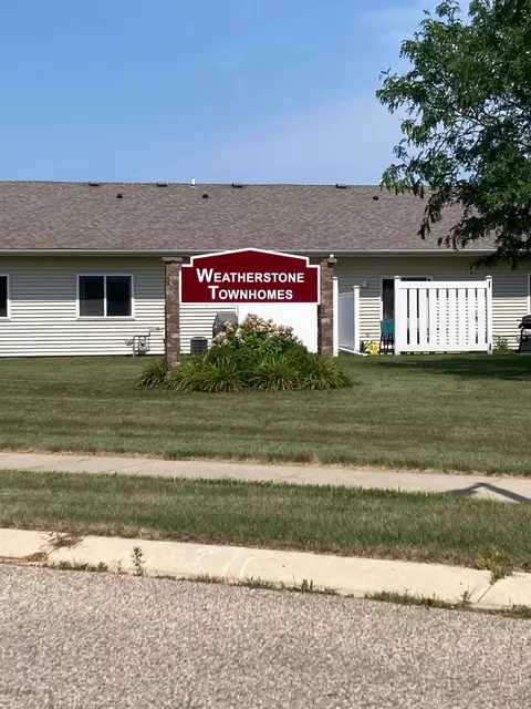 5157 Weatherstone Dr NW, Rochester, MN 55901