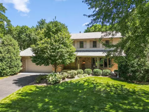 9903 Balmoral Ln, Eden Prairie, MN 55347