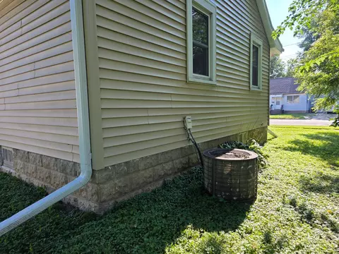 Exterior - 1108 11th St NW, Austin, MN 55912 photo 3 of 3