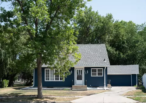 230 5th Ave E, West Fargo, ND 58078