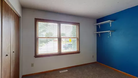 Bedroom - 635 NW 6th St NW, Plainview, MN 55964 photo 3 of 6