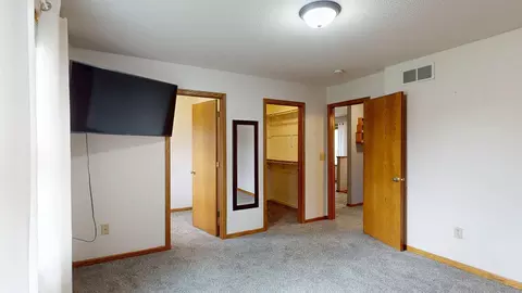 Bedroom - 635 NW 6th St NW, Plainview, MN 55964 photo 2 of 6