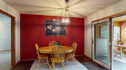 Dining - 635 NW 6th St NW, Plainview, MN 55964 photo 2 of 3