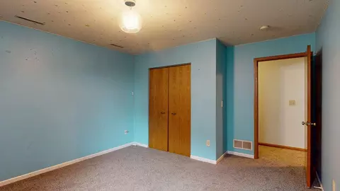 Bedroom - 635 NW 6th St NW, Plainview, MN 55964 photo 6 of 6