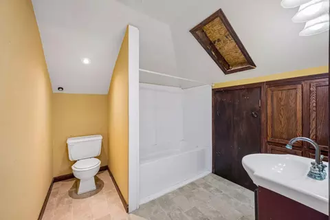 Bath - 7471 30th St NE, Saint Michael, MN 55376 photo 2 of 3