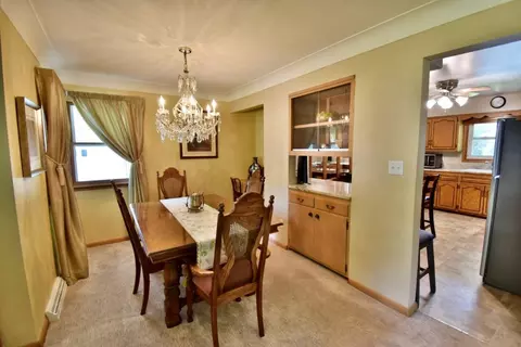 Dining - 2305 10th Ave S, Saint Cloud, MN 56301 photo 3 of 4