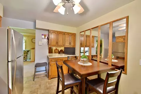 Dining - 2305 10th Ave S, Saint Cloud, MN 56301 photo 1 of 4