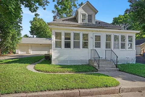 23 Main St E, Morristown, MN 55052