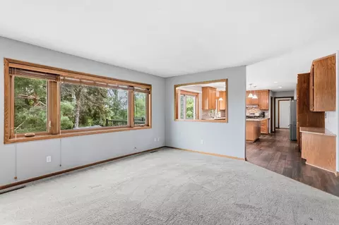 Living - 1467 Kings Crst, Eagan, MN 55122 photo 5 of 13