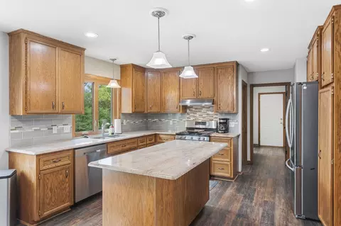 Kitchen - 1467 Kings Crst, Eagan, MN 55122 photo 2 of 5