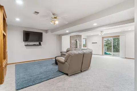Living - 1467 Kings Crst, Eagan, MN 55122 photo 9 of 13