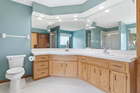 Bath - 1467 Kings Crst, Eagan, MN 55122 photo 1 of 5