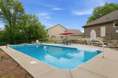 Exterior - 1467 Kings Crst, Eagan, MN 55122 photo 10 of 13