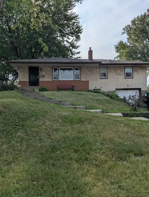 1400 7th Ave S, South Saint Paul, MN 55075