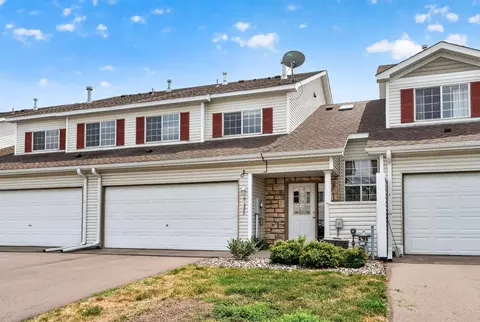 6325 Saddlebred Way, Forest Lake, MN 55025