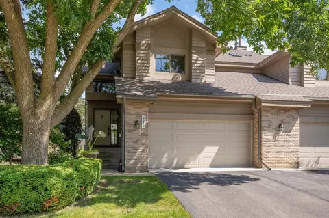 6277 Sequoia Cir, Eden Prairie, MN 55346