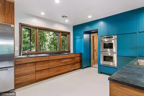 45 Evergreen Rd, Dellwood, MN 55110