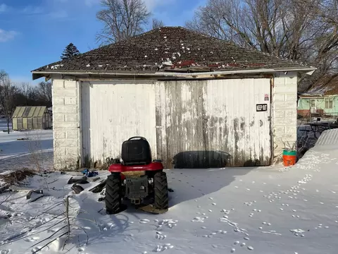 108 N West St, Ceylon, MN 56121 photo 5