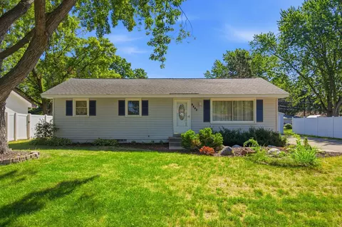 9442 Saratoga Ln N, Maple Grove, MN 55369