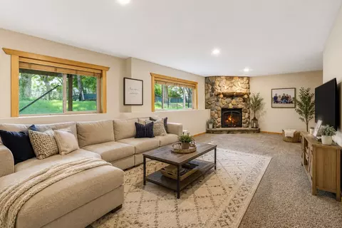 9918 Kiwi Ave N, Brooklyn Park, MN 55443