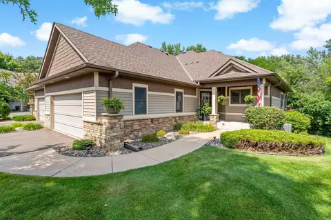 1371 Holly Ave N, Oakdale, MN 55128