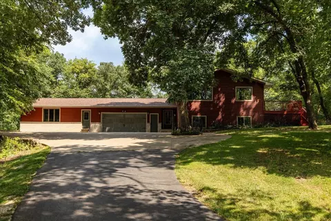 2222 Schmidt Ct SE, Rochester, MN 55904