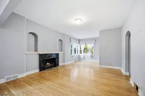 Living - 403 14th St S, Fargo, ND 58103 photo 3 of 5