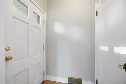 Entry Way - 403 14th St S, Fargo, ND 58103 photo 1 of 2