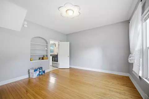 Living - 403 14th St S, Fargo, ND 58103 photo 4 of 5