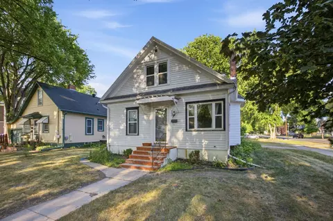 Exterior - 403 14th St S, Fargo, ND 58103 photo 2 of 6