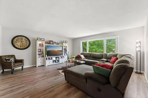 6435 Vernon Ave S, Edina, MN 55436