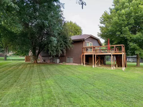 Exterior - 404 Crescent Dr, Albert Lea, MN 56007 photo 3 of 4