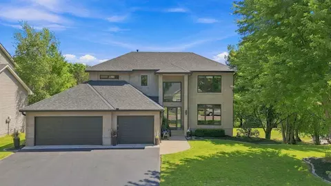 9365 Shetland Rd, Eden Prairie, MN 55347