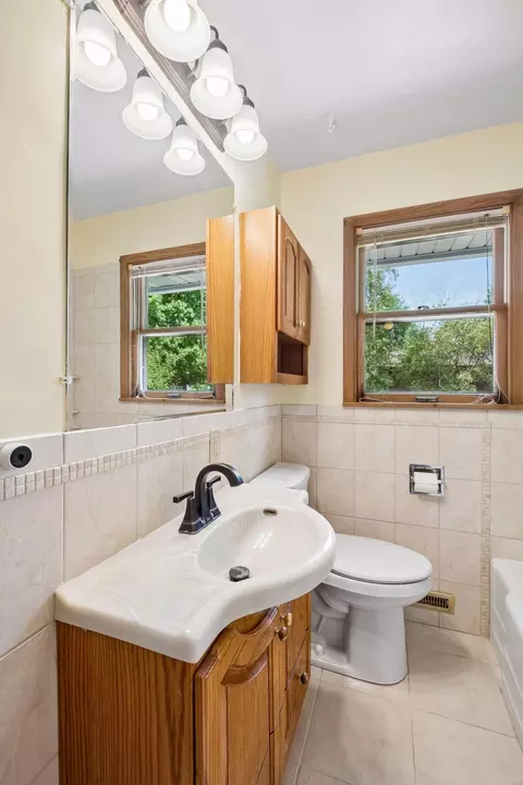 Bath - 150 Johnson Ave, Red Wing, MN 55066 photo 1 of 3