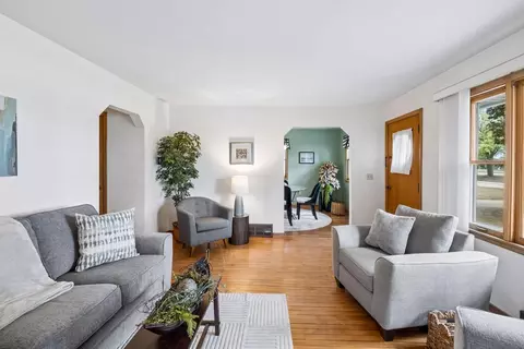 Living - 150 Johnson Ave, Red Wing, MN 55066 photo 4 of 4