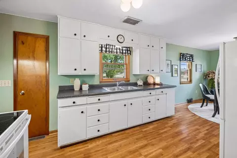 Kitchen - 150 Johnson Ave, Red Wing, MN 55066 photo 2 of 4