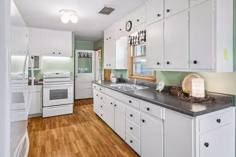 Kitchen - 150 Johnson Ave, Red Wing, MN 55066 photo 1 of 4