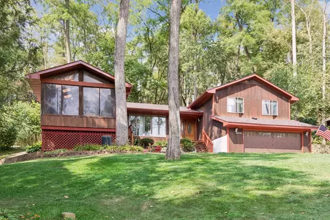 16042 6th St N, Lakeland, MN 55043