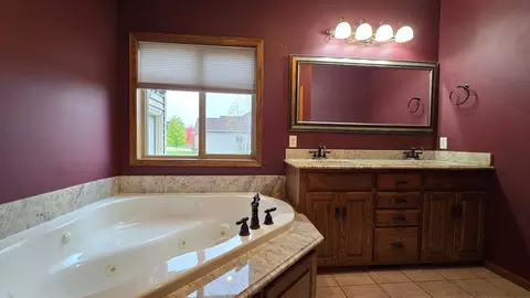 Bath - 115 17th Ave N, Cold Spring, MN 56320 photo 1 of 2