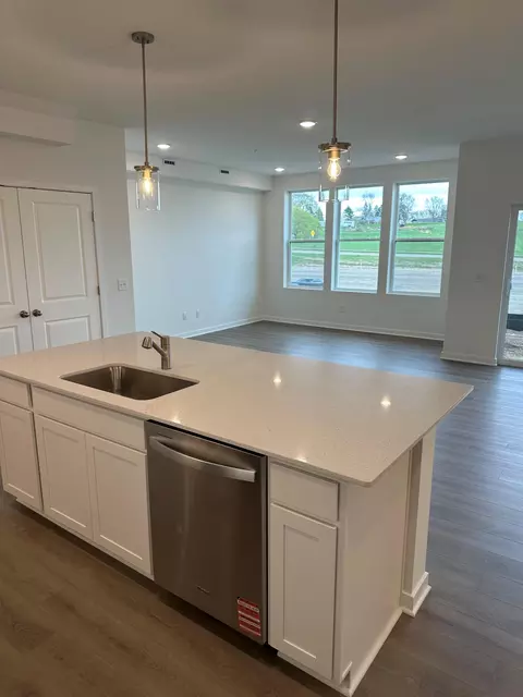 6287 Ivywood Ave S, Cottage Grove, MN 55016