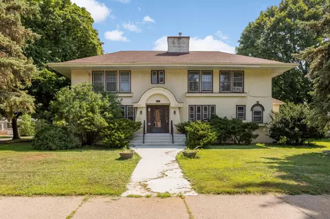 116 Lexington Pkwy N, Saint Paul, MN 55104