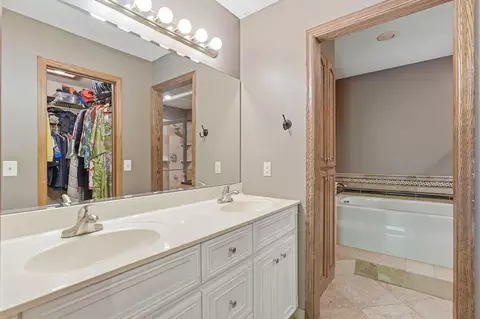 Bath - 3676 Widgeon Way, Eagan, MN 55123 photo 2 of 5