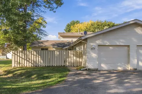 1096 Carmel Ct, Shoreview, MN 55126