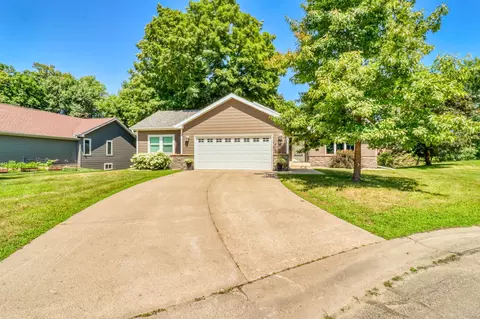 1047 Highwood Cir, Detroit Lakes, MN 56501