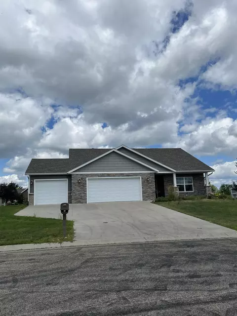 1966 Middle Crk, Detroit Lakes, MN 56501