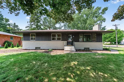 3119 Mildred Dr, Roseville, MN 55113