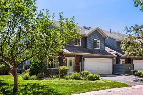 2108 Willow Cir, Hugo, MN 55038 photo 2