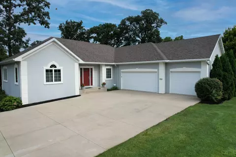 2449 Sand Trap Ln SE, Rochester, MN 55904