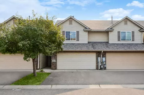 3507 Goodwin Ave N, Oakdale, MN 55128