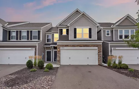 11255 Crestbury Dr, Woodbury, MN 55129